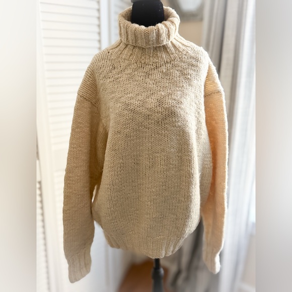 Polo Sport Hand Knit Super Warm Chunky Sweater - Beautiful Winter White - lg